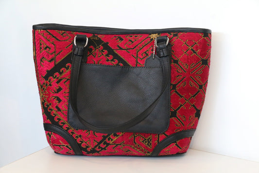 Luxe Horizon Tote – Leather & Fabric Contrast Design