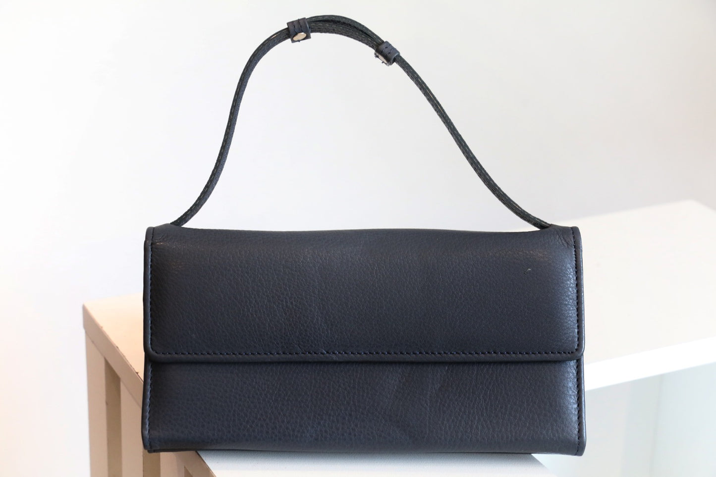 Classic Ladies Leather Wallet with Handle – Genuine Cowhide