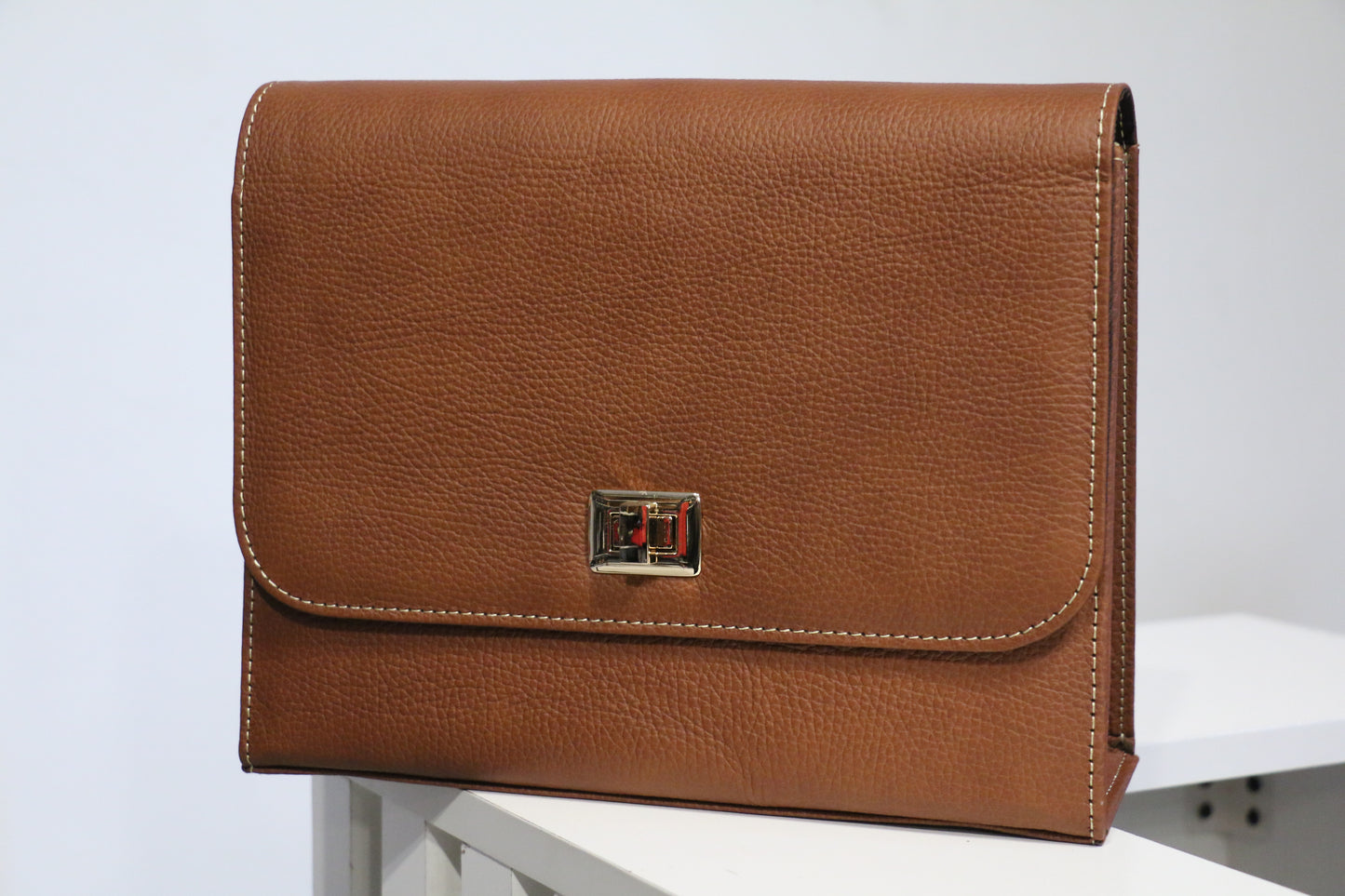 Stylish Women’s Cow Leather Handbag-Brown color