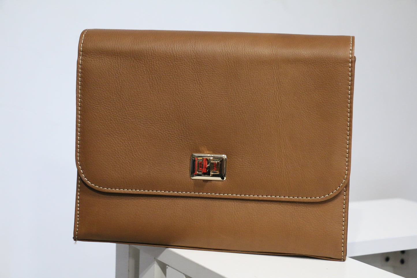 Stylish Women’s Cow Leather Handbag-Brown color