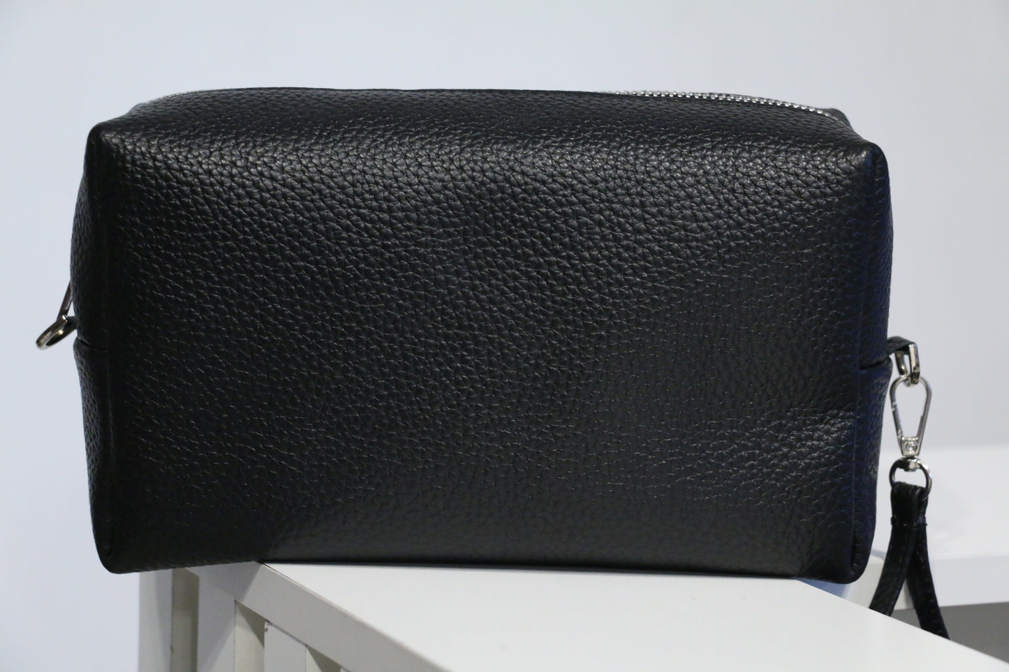 Elegant Black Cow Leather Handbag