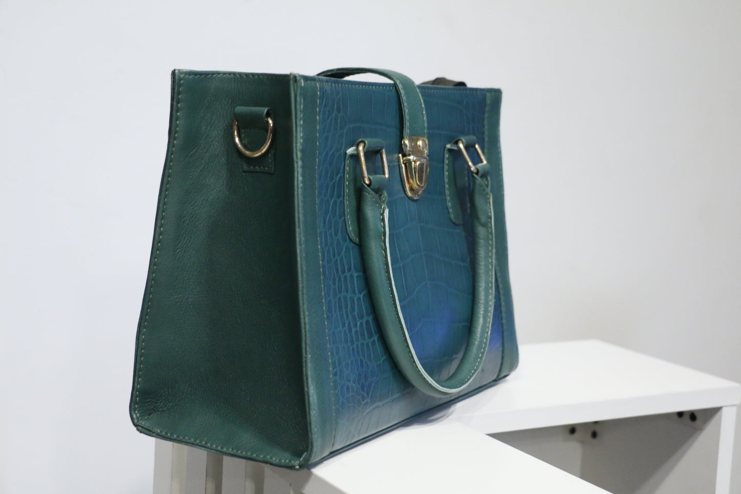 Elegant Dark Green Croc-Textured Leather Handbag