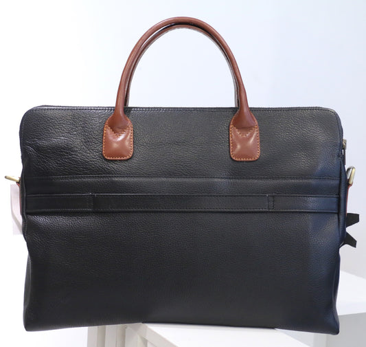 Classic Command – Timeless Leather Bag for Professionals