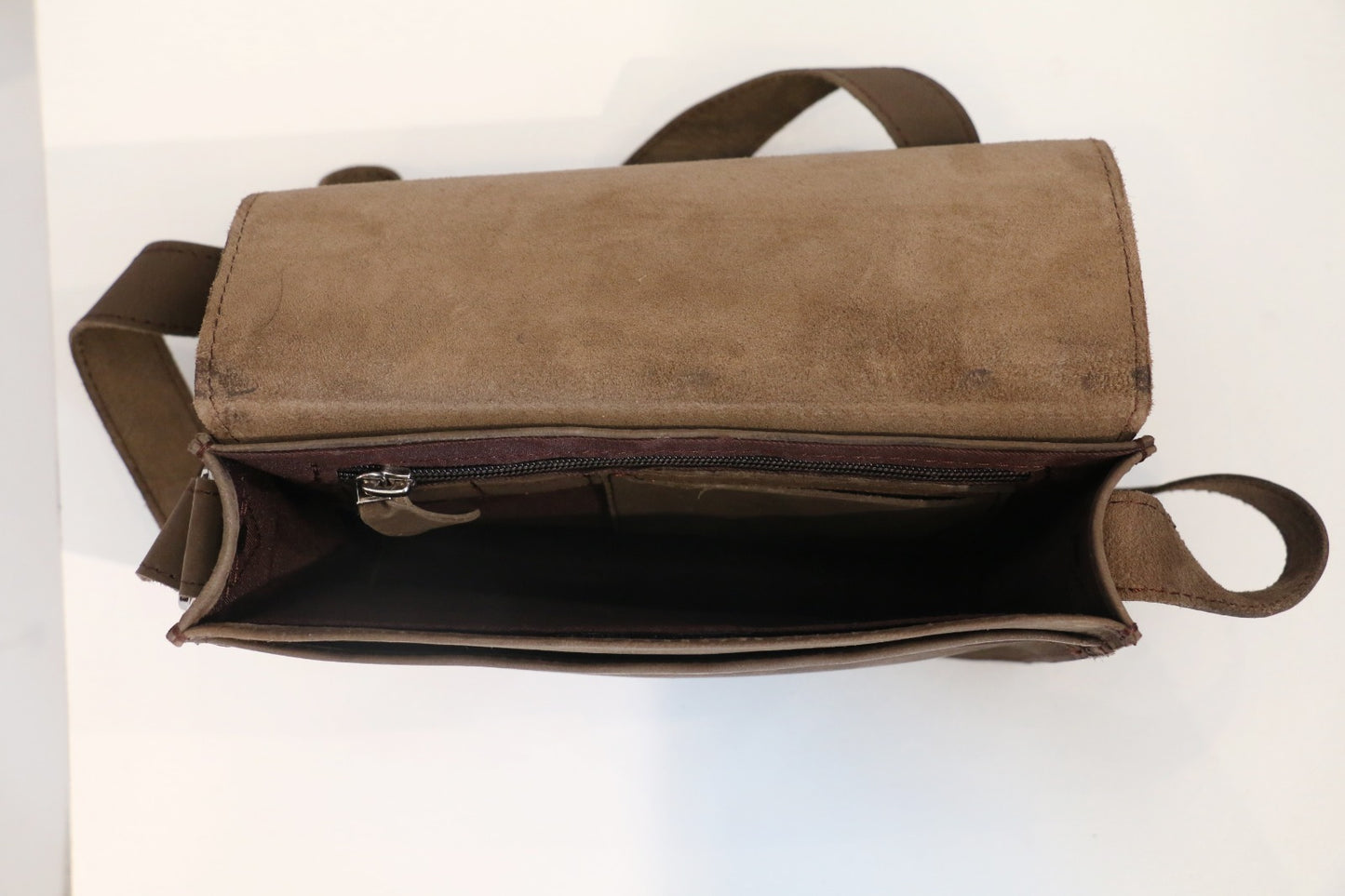 Urban Edge Leather Messenger Bag – Mocha Brown